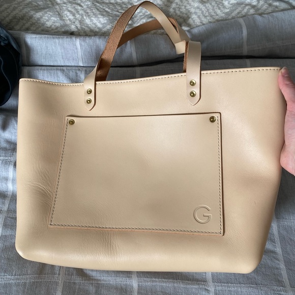 Garrett leather tote bag in sand - Picture 4 of 7